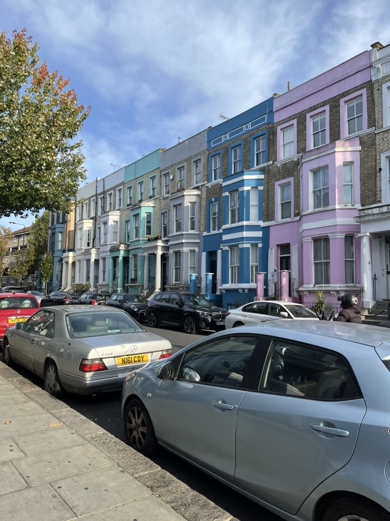 Farebne domčeky Nottihng Hill London 